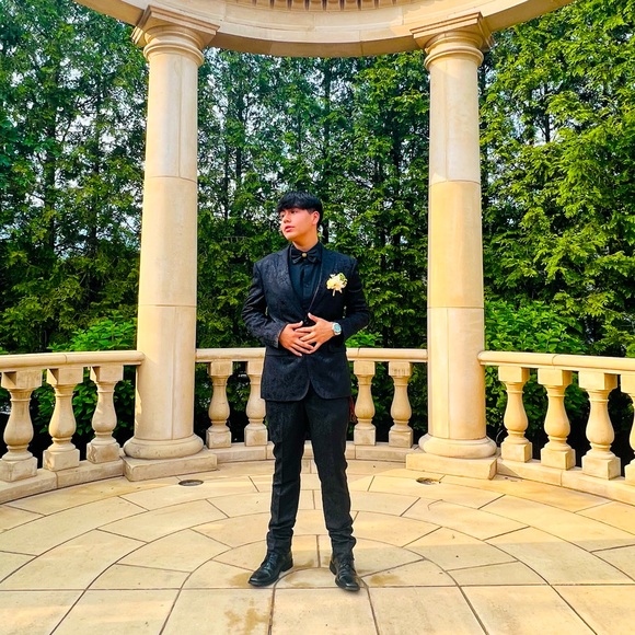 Meet your Posher, Jonathan - Picture 1 of 1